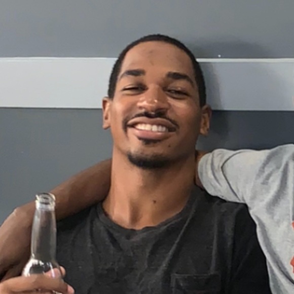 Meet your Posher, Elliot - Picture 1 of 1